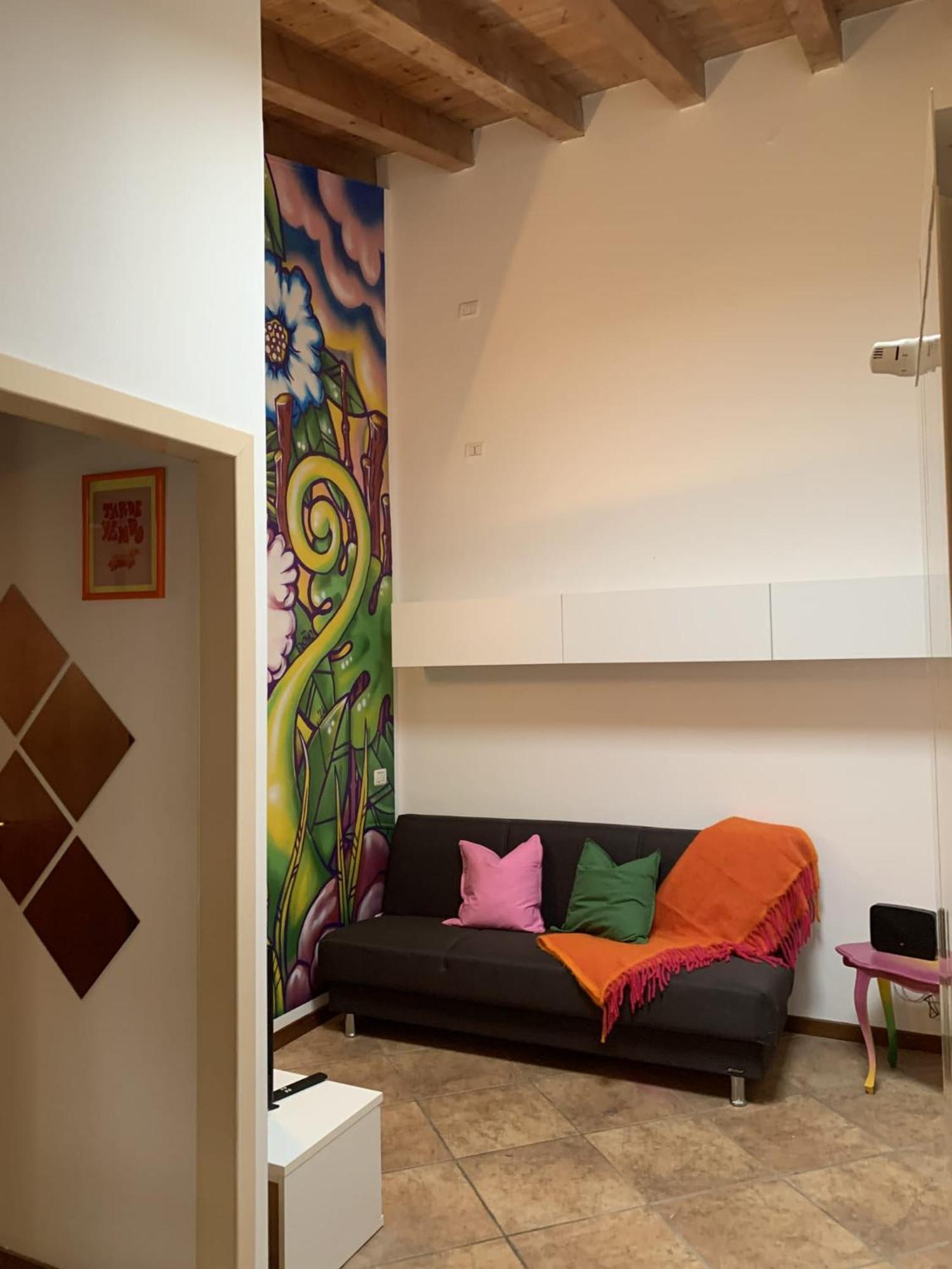 Pati Bilocale - Graffiti'S Apartment Bergamo Exteriér fotografie